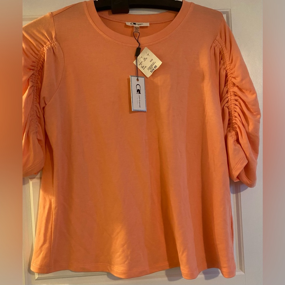 BNWT cable & gauge
SPORT XL woman’s top